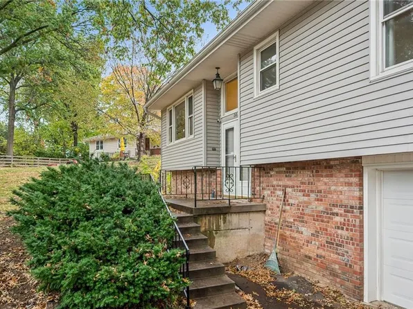 3 Carver Pl, Smithville, MO 64089