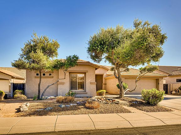 2nd image of 2441 E Indian Wells Pl