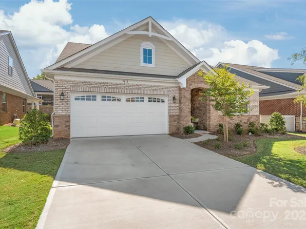 3618 Marchers Trace Dr, Mint Hill, NC 28227