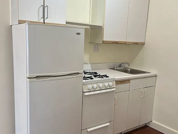 2nd image of 553 W 148th St #3