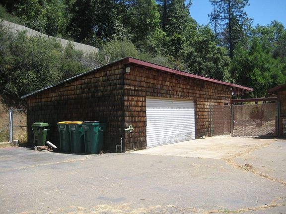 Detached Garage/Workshop