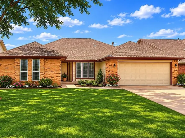 11633 SW 3rd St, Yukon, OK 73099