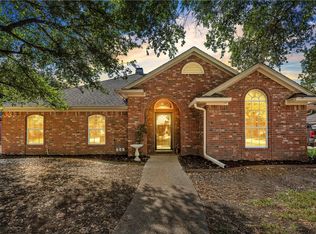 823 Crested Butte Dr, Hewitt, TX 76643