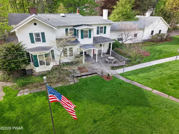 219 Hudson St, Hawley, PA 18428