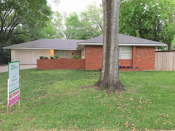 Never flooded! Lots of mature shade trees on large lot. Most plumbing supply lines in house have been replaced with PEX plumbing!