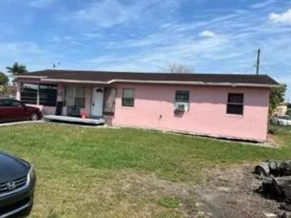 1st image of 1228 Vaughn Circle