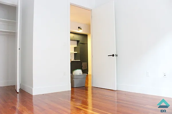 Rented by EXR | media 57