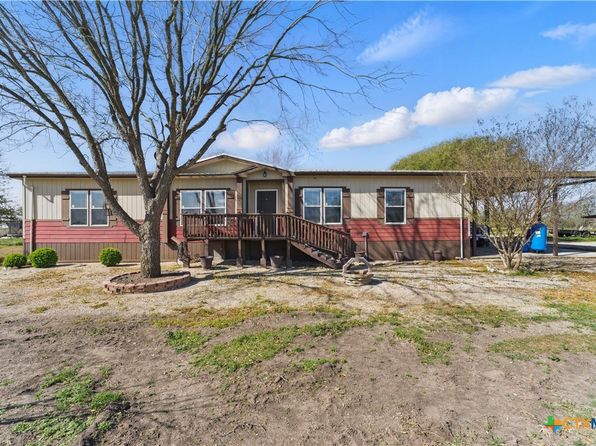 5060 S Santa Clara Rd, Seguin, TX 78155