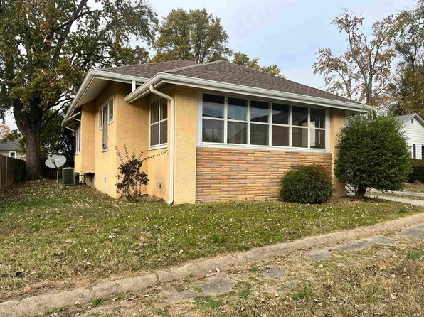 528 E Chestnut St, Bridgeport, IL 62417