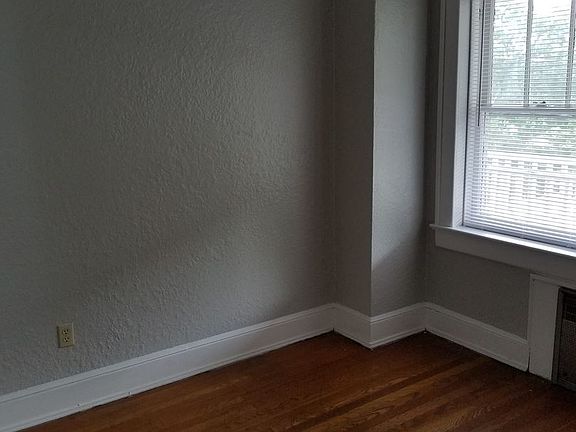 4th image of 712 Forest Ave APT 04