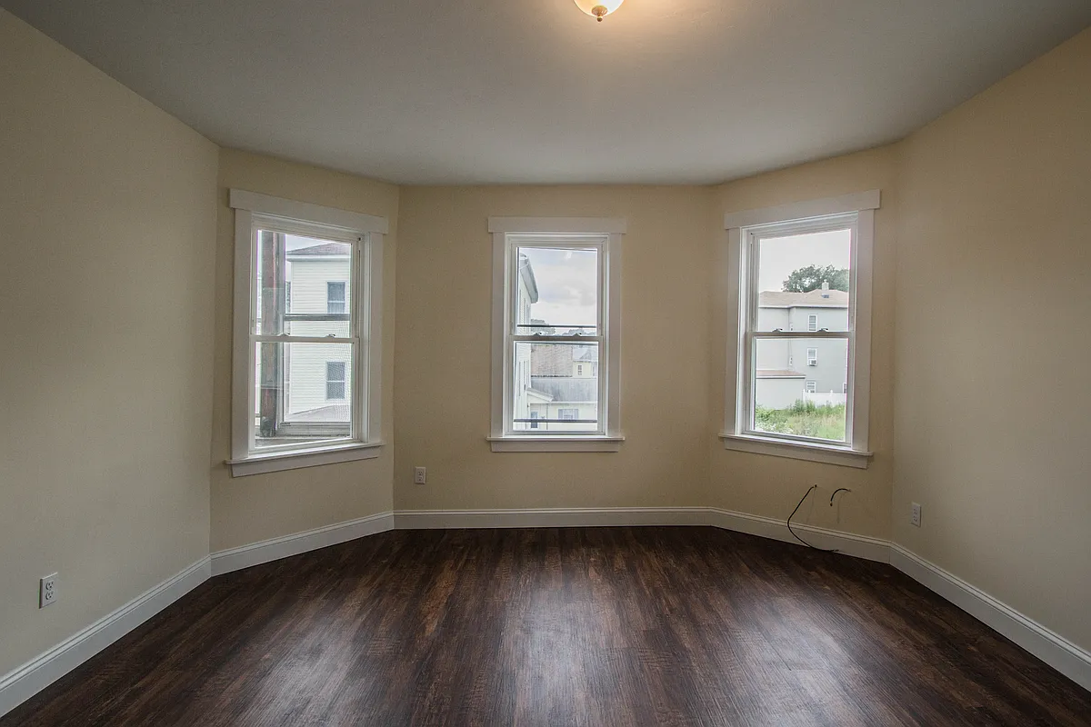 Building Photo - 8 Seward St #3
