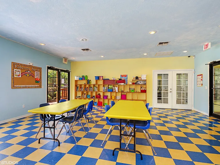 Falcon Trace Apartment Homes — Photo 7
