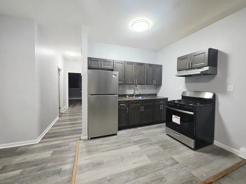 51 Martin Luther King Dr #2F