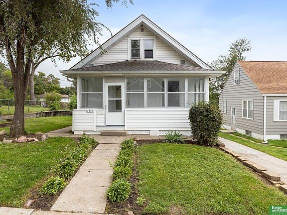 3rd image of 4537 Charles St