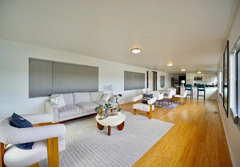 315 E Strawberry Dr #A — Photo 3