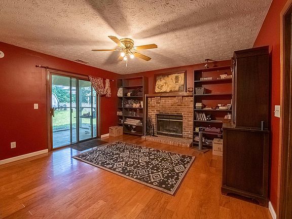 4th image of 4534 Red Oaks Ct