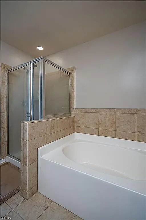 3 bed, 2.5 bath, 1730 sqft, $2,300 — Photo 3