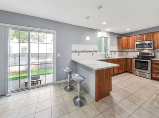 19 Harding St, Chicopee, MA 01013