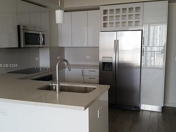 5th image of 999 SW 1st Ave APT 2510