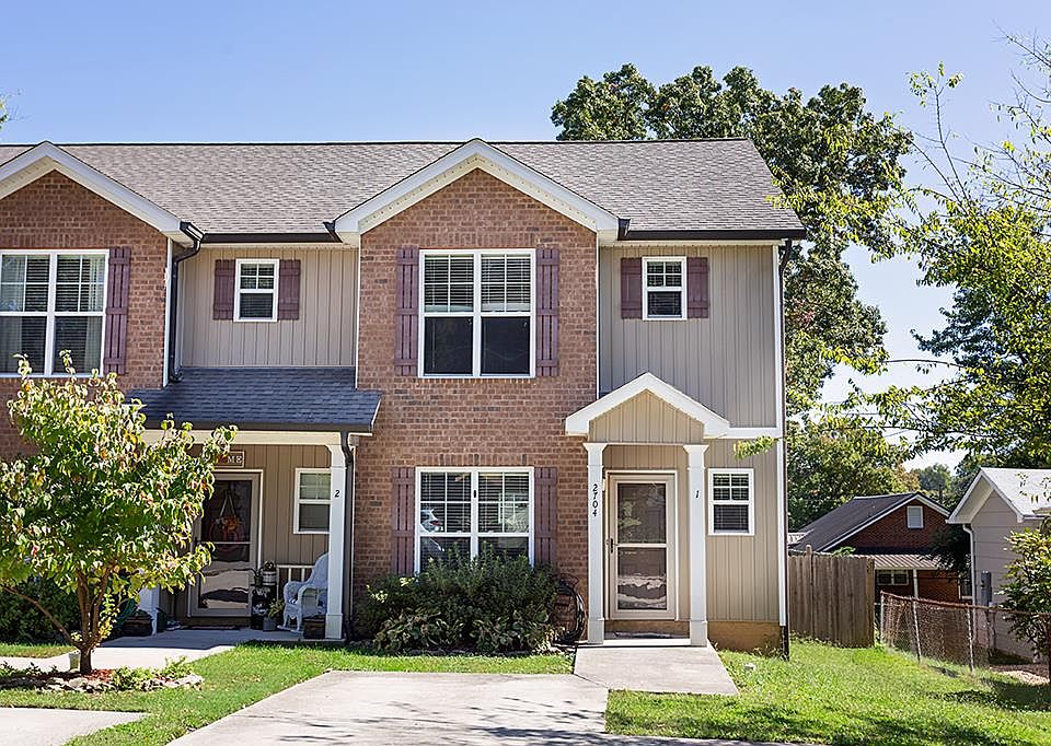 1st image of 2704 Woodlawn Dr Unit 1