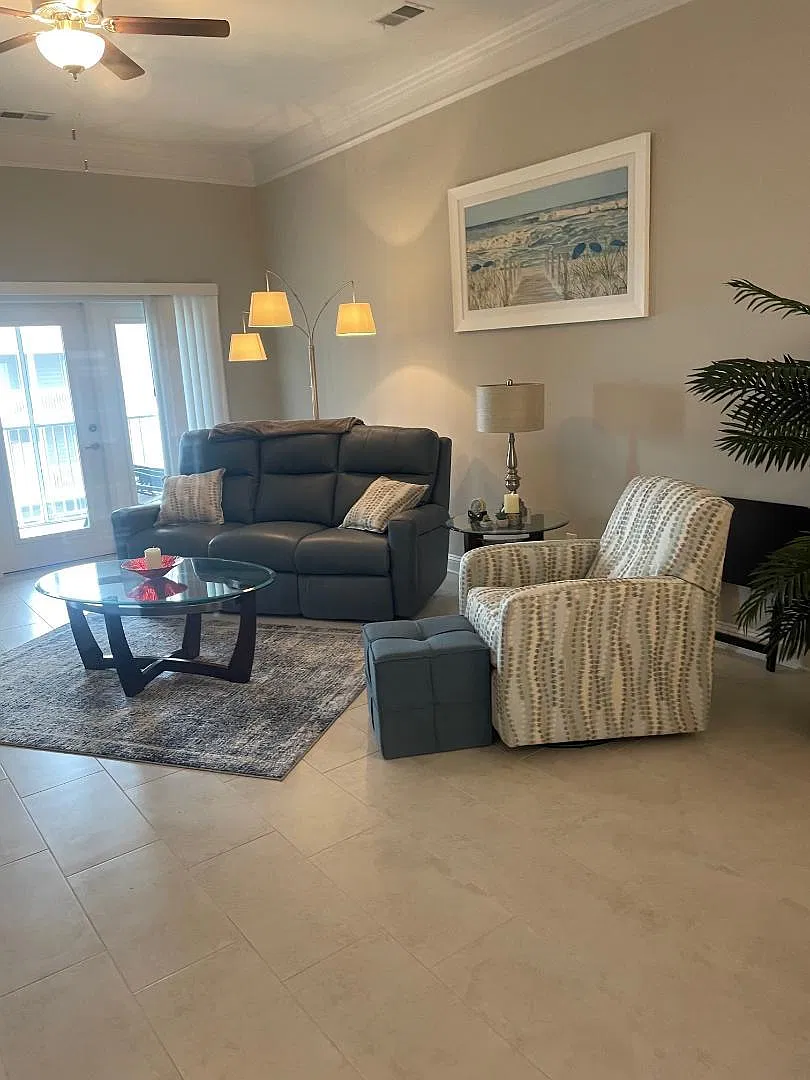 2 bed, 1300 sqft, $2,000 — Photo 1