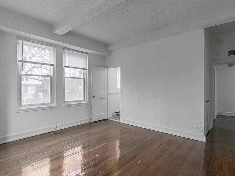 McCallum Apartments — Photo 6