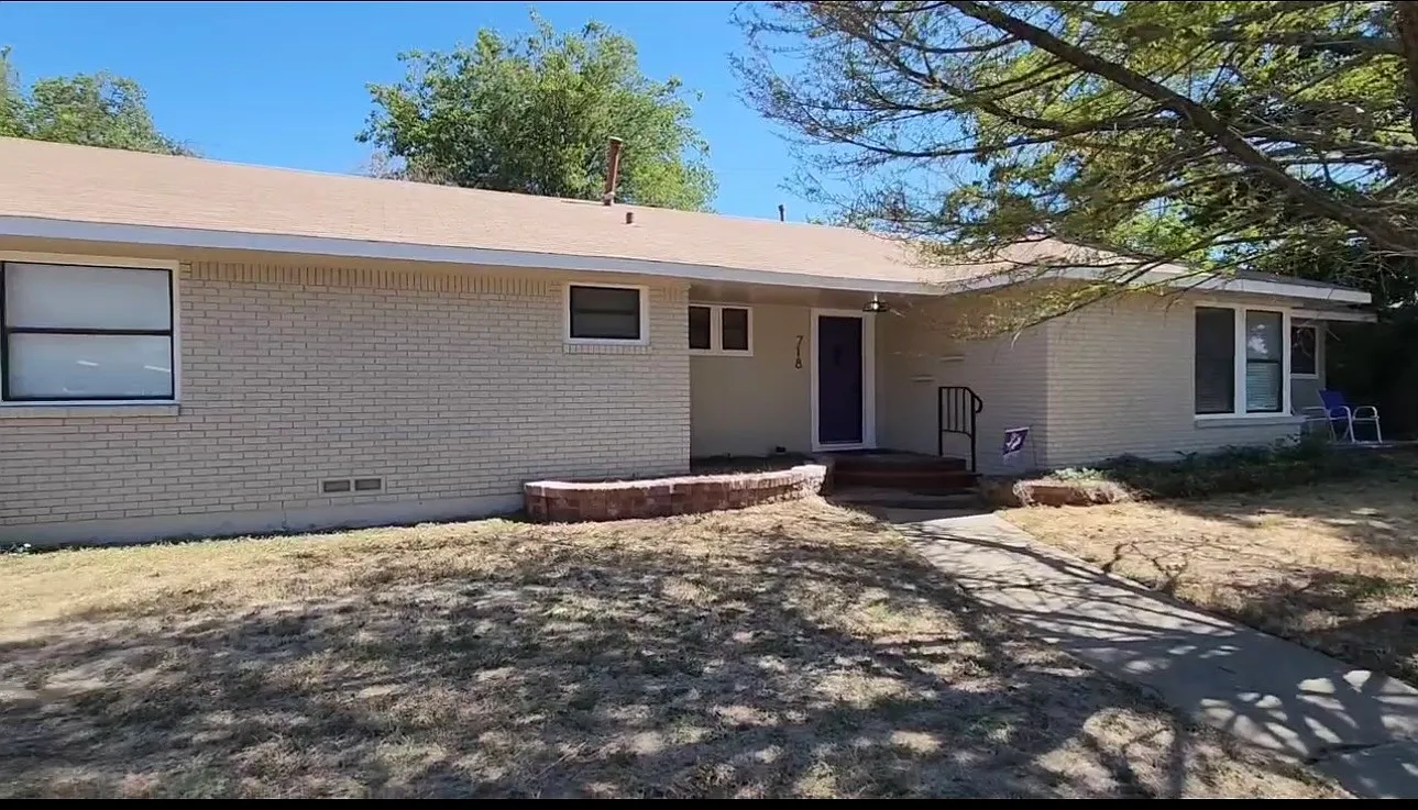 718 West College Street - 5 — Photo 1