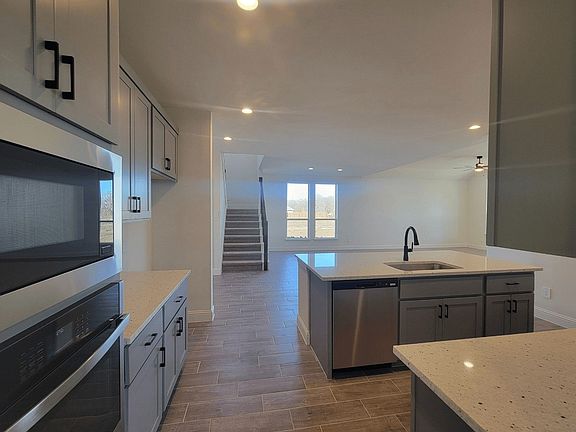 3rd image of 4449 Sweet Clover Ln