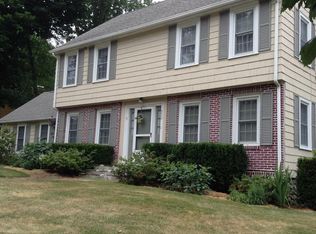 572 Salisbury St, Worcester, MA 01609