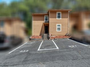 860 Lake Hollow Blvd SW, Marietta, GA 30064