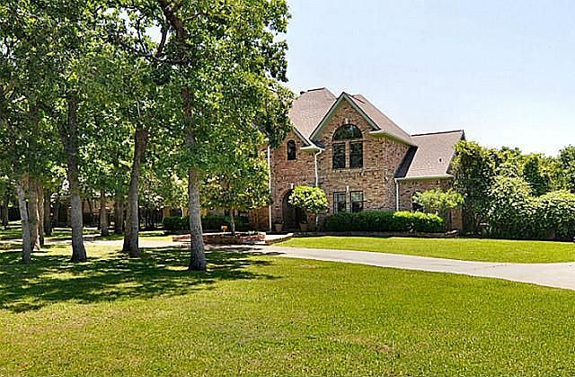1st image of 320 Canyon Oaks Dr