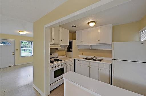 5th image of 2095 Southern Ave