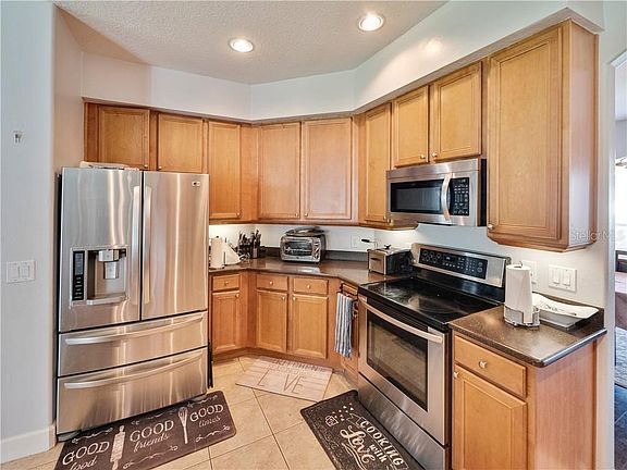 5th image of 213 Porchester Dr