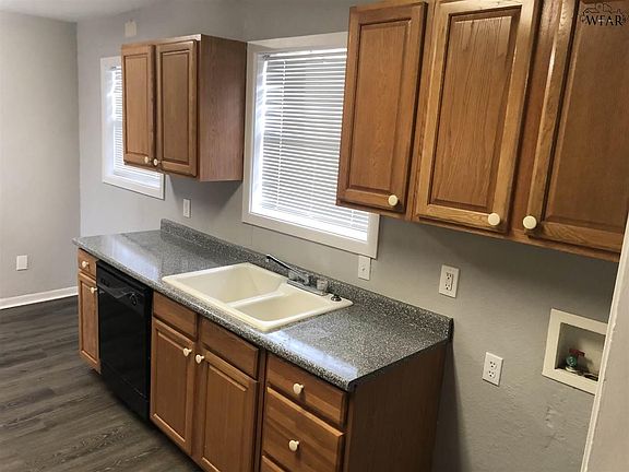 4th image of 4030 Gossett Dr