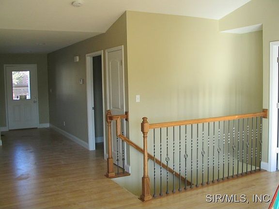 4th image of 984A University Dr