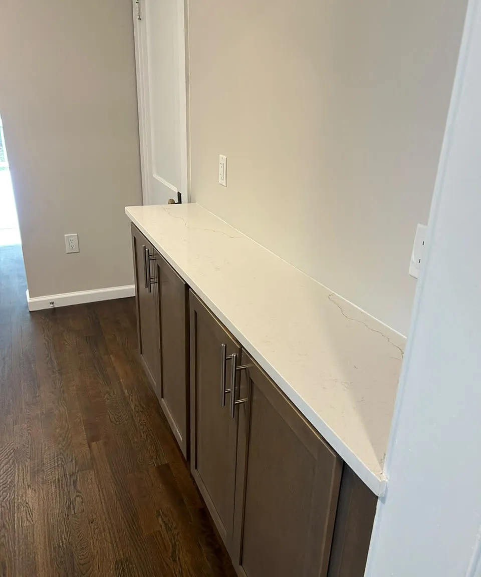 3 bed, 1045 sqft, $2,490 — Photo 4