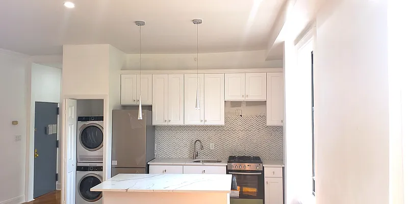 Rented by RBM Brokerage | media 2