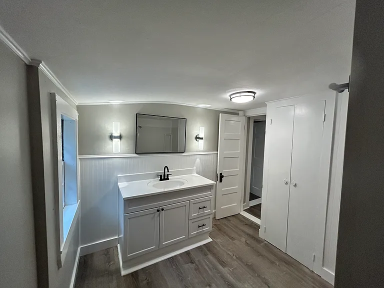 815 W Side Rd #3 — Photo 4