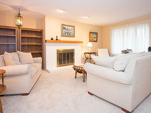 4th image of 1557 Courtland Dr
