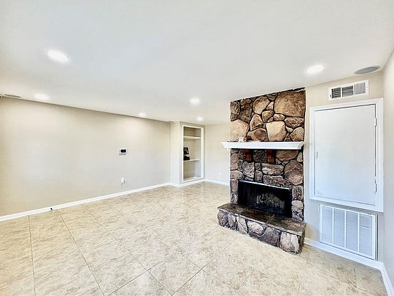 3rd image of 2309B Justin Ln