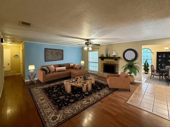 931 Hayloft Ln, San Antonio, TX 78245
