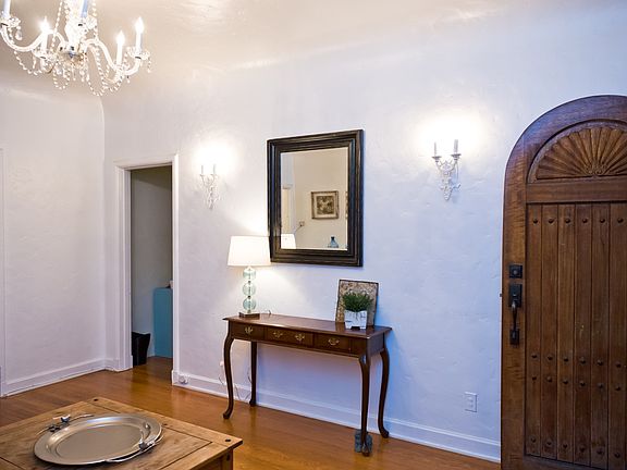 Livingroom/hallway to bedroom