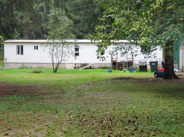 11710 Lakeway Dr, Plainwell, MI 49080