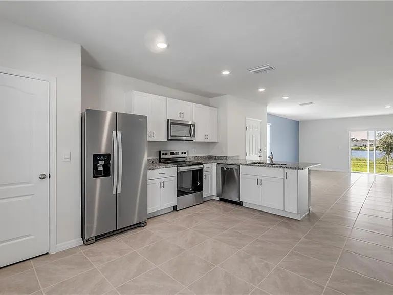2725 Silver Canoe Dr — Photo 14