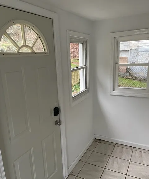 46 Simon Block Ave — Photo 4