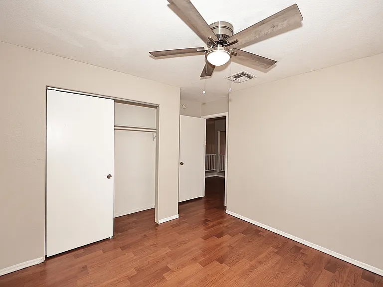 8935 W Windsor Ave — Photo 31