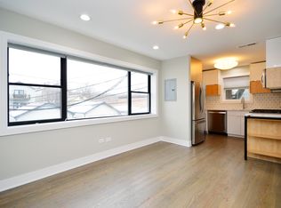 1676 W Edgewater Ave #203, Chicago, IL 60660