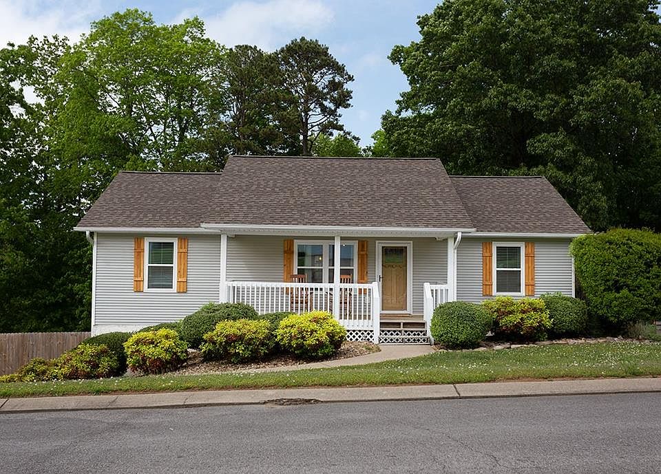 1st image of 167 Hollow View Dr SE