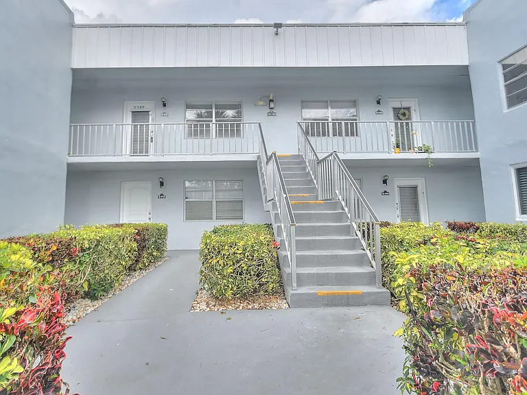 137 Normandy Ln #137-C — Photo 1