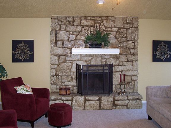 Gas firplace in living area